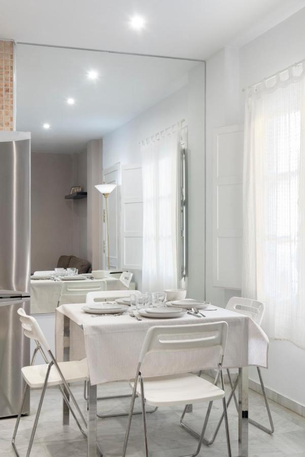 Apartamento Con Terraza En Sevilla Centro By Rent Me Bagian luar foto