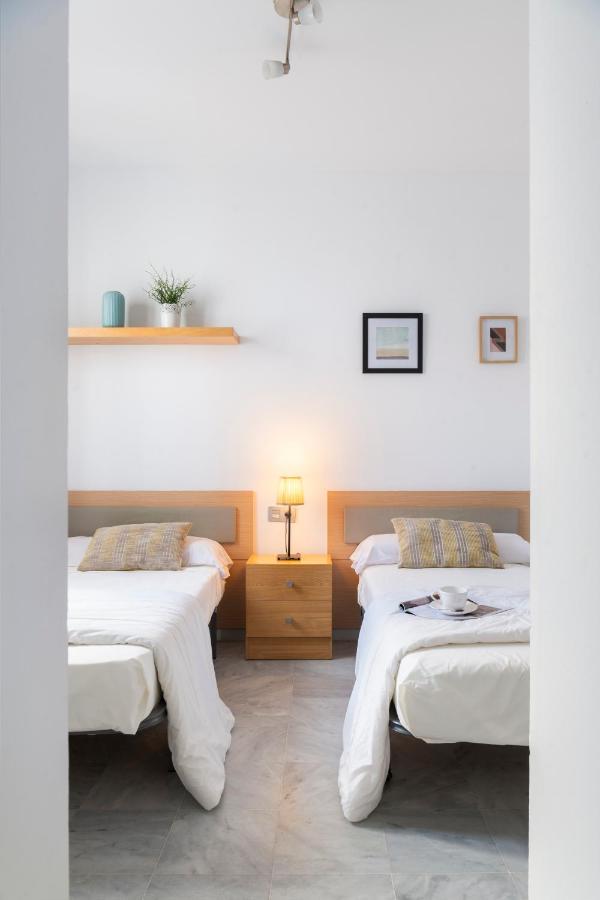 Apartamento Con Terraza En Sevilla Centro By Rent Me Bagian luar foto